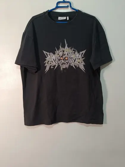 Camiseta manga corta estampado gráfico de cartel de gira de Weekday talla M