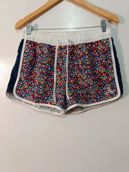 Pantalón corto estampado floral Firefly talla XL