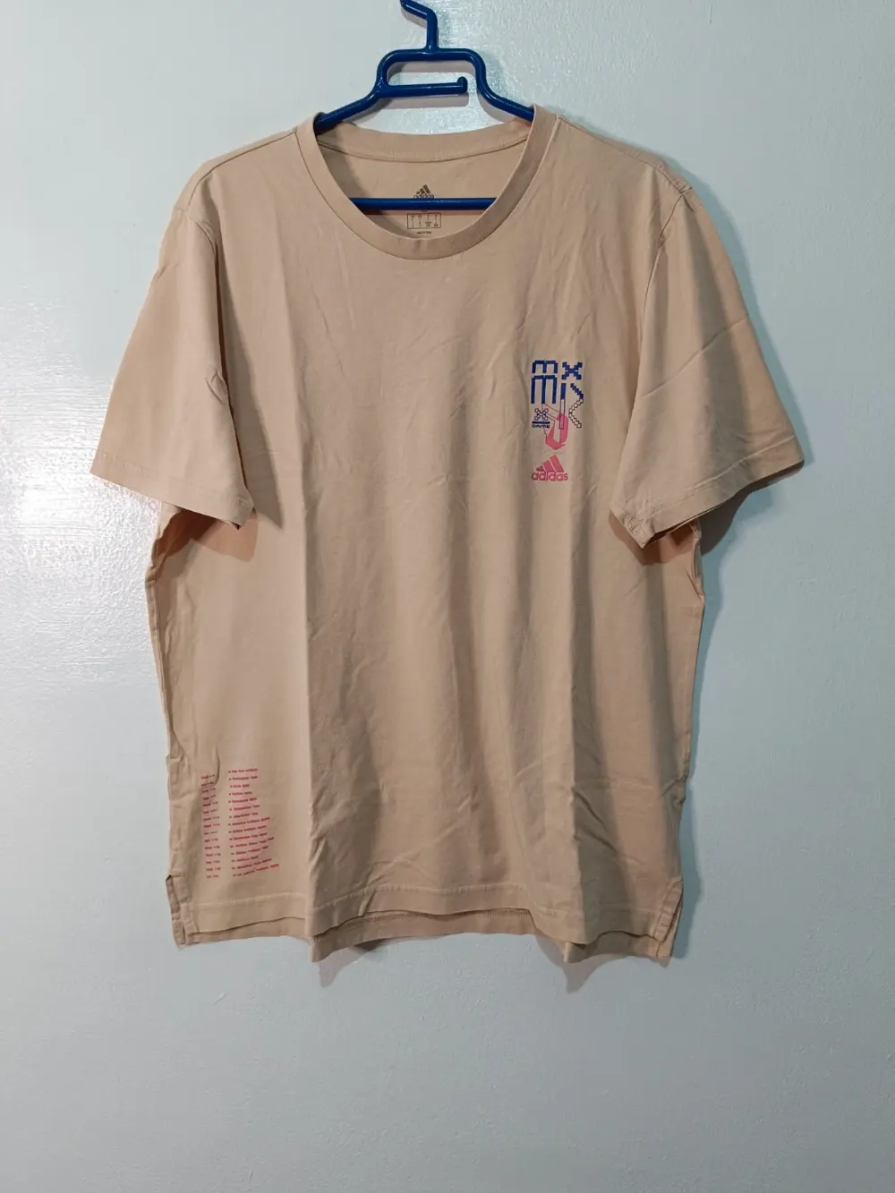 Camiseta manga corta Adidas Dame 7 Extply tee en color beige talla L ver medidas