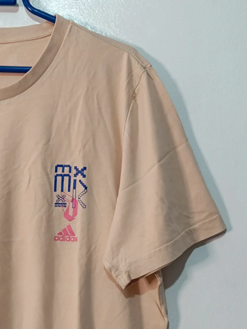 Camiseta manga corta Adidas Dame 7 Extply tee en color beige talla L ver medidas, foto 3