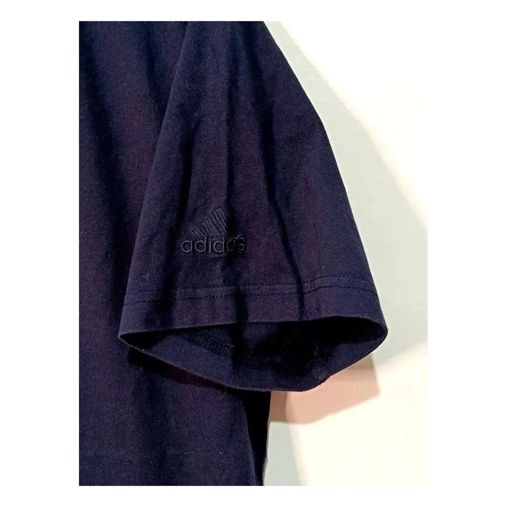 Camiseta Adidas Vintage Azul Navy Logo Bordado 100% Algodón Talla M Retro, foto 3