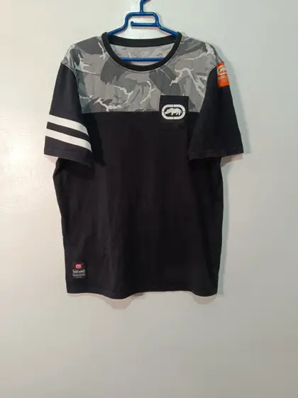 Camiseta Ecko Unltd negraeCamuflaje Gris Talla XL