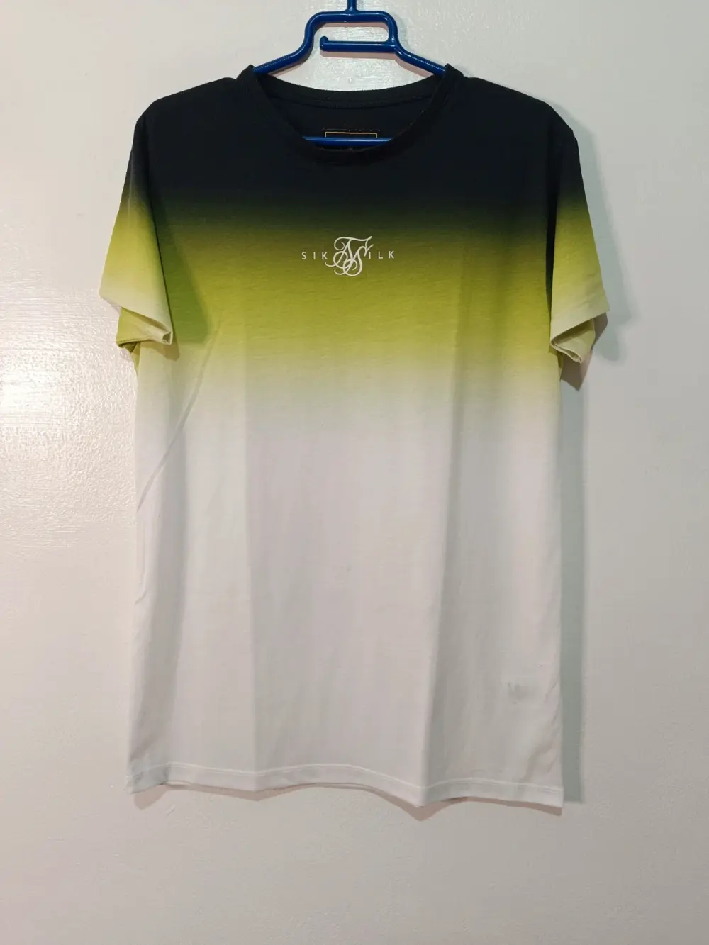 Camiseta SikSilk Fade Degradado Negro Verde Lima Blanco Talla S Streetwear