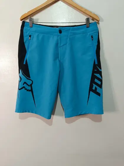 Pantalón short Fox Racing Livewire Shorts · Azul Eléctrico · Talla 30 equivale a una 40 M