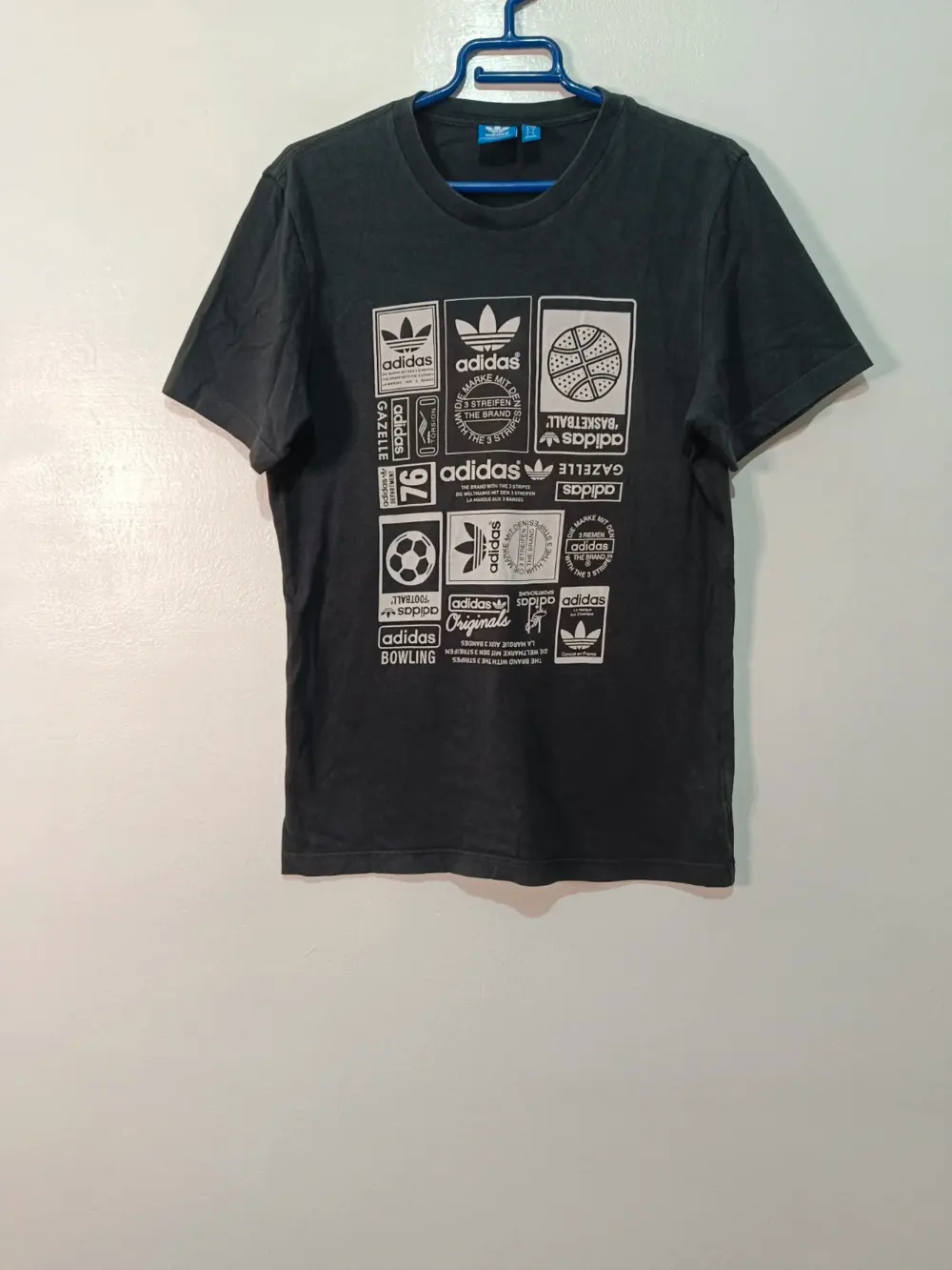 Camiseta Adidas Originals Multi logo Vintage Gráfica Talla S