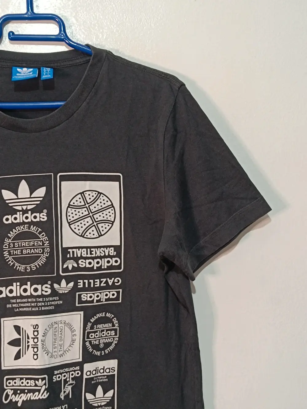 Camiseta Adidas Originals Multi logo Vintage Gráfica Talla S, foto 3