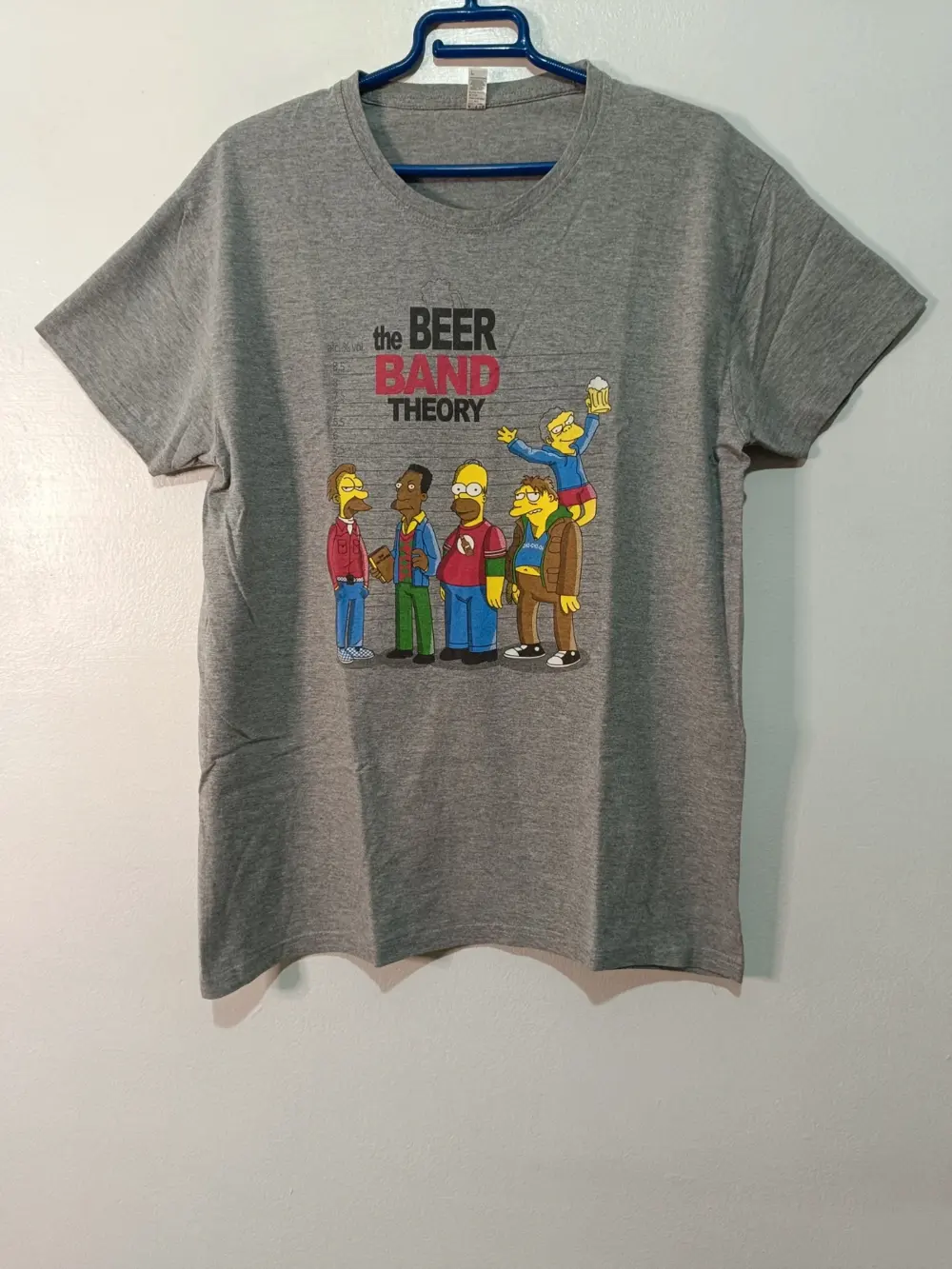 Camiseta Los Simpson "The Beer Band Theory" • Pampling • Crossover Humor • Unisex Talla L
