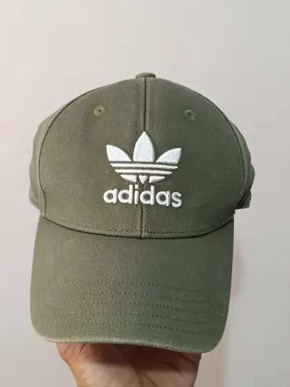 Gorra adidas Originals Trefoil • Verde Caqui • Dad Cap • Snapback • Talla Única Unisex • OSFA