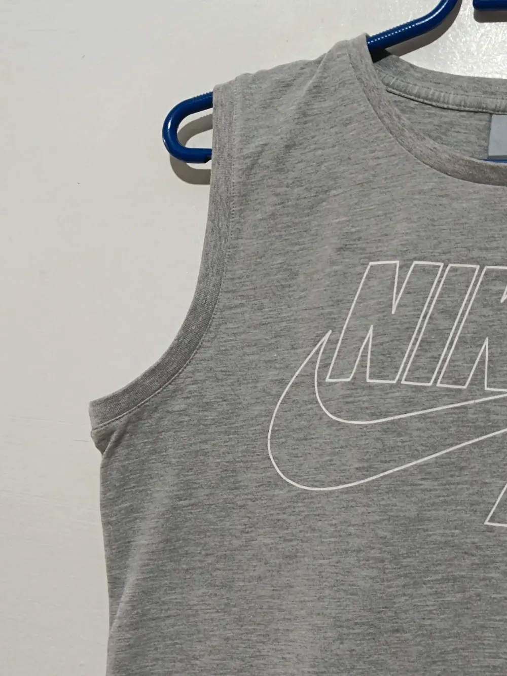 Camiseta nike air crop muscle tee gris logo outline mujer M vintage, foto 4