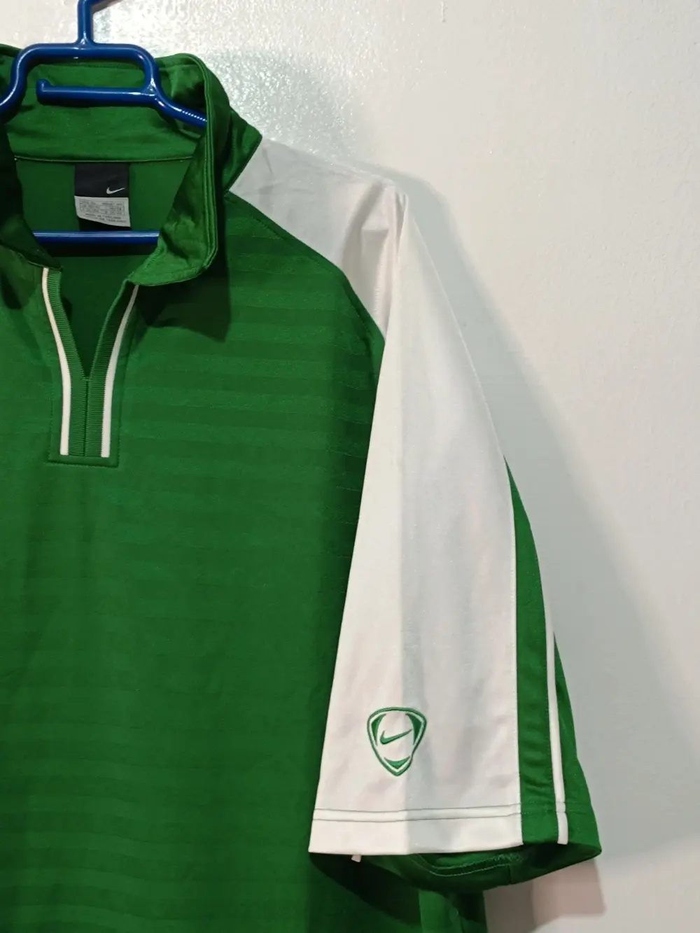 Camiseta Y2K Nike football verde bicolor talla XL ver medidas, foto 2