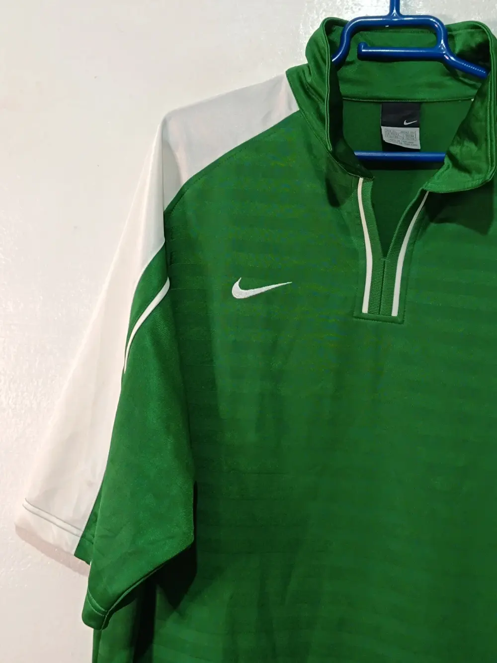 Camiseta Y2K Nike football verde bicolor talla XL ver medidas, foto 3