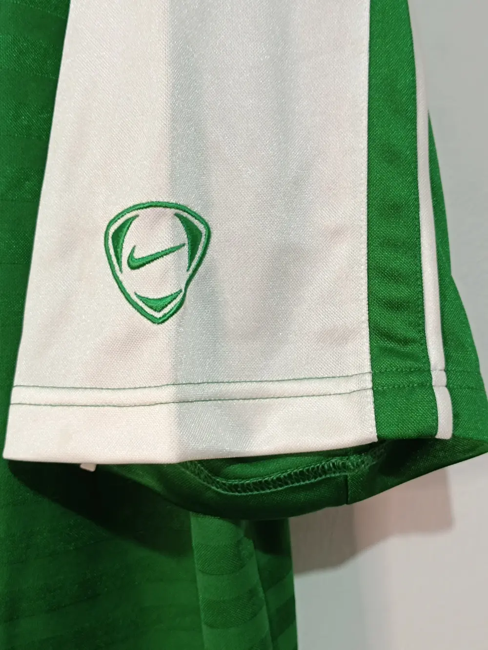 Camiseta Y2K Nike football verde bicolor talla XL ver medidas, foto 5