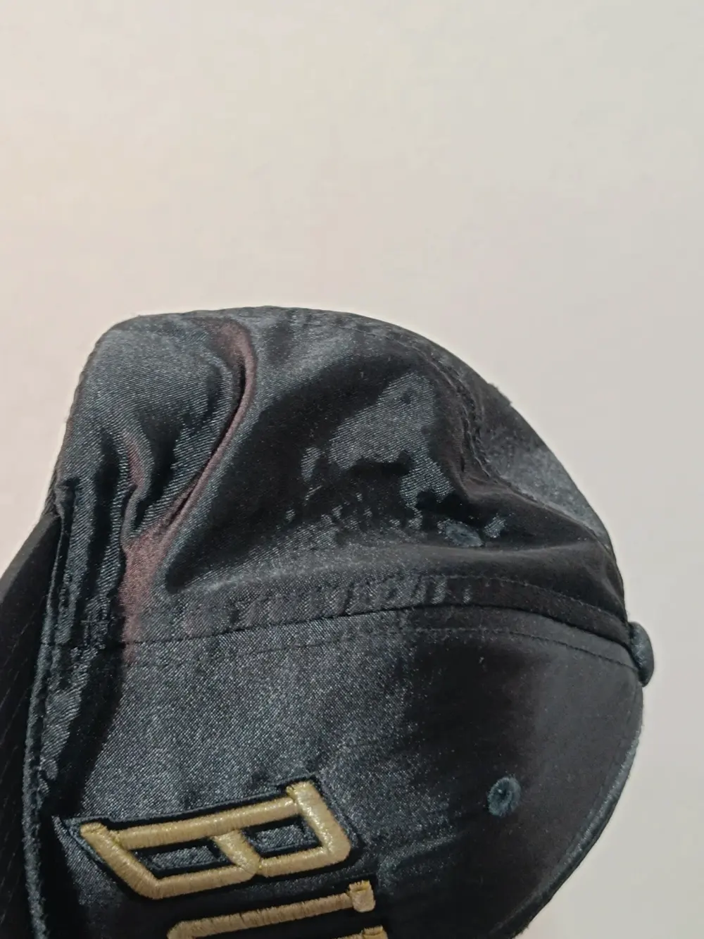 Gorra mitchell & ness chicago bulls windy city hwc snapback satin negro oro nba, foto 5