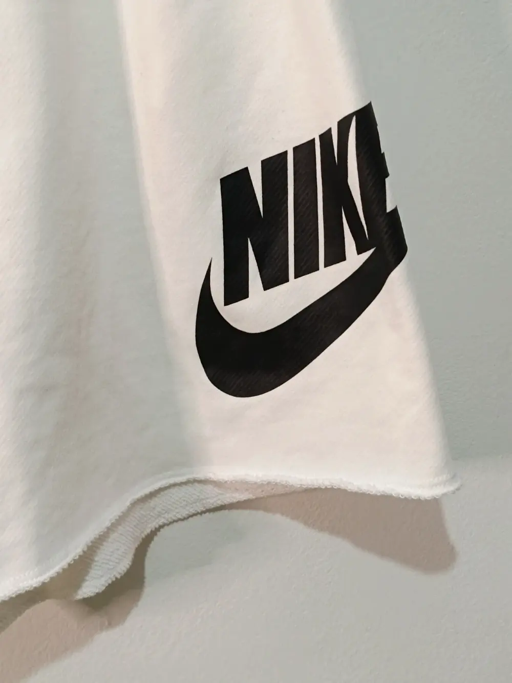 Short nike club alumni fleece french terry blanco logo swoosh negro talla xxl, foto 2
