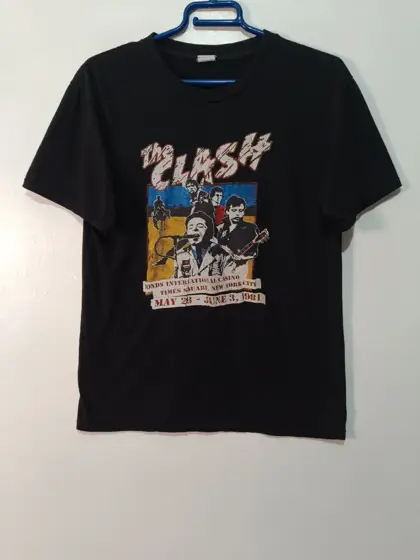 Camiseta The Clash "Bonds International Casino New York 1981" - Talla S