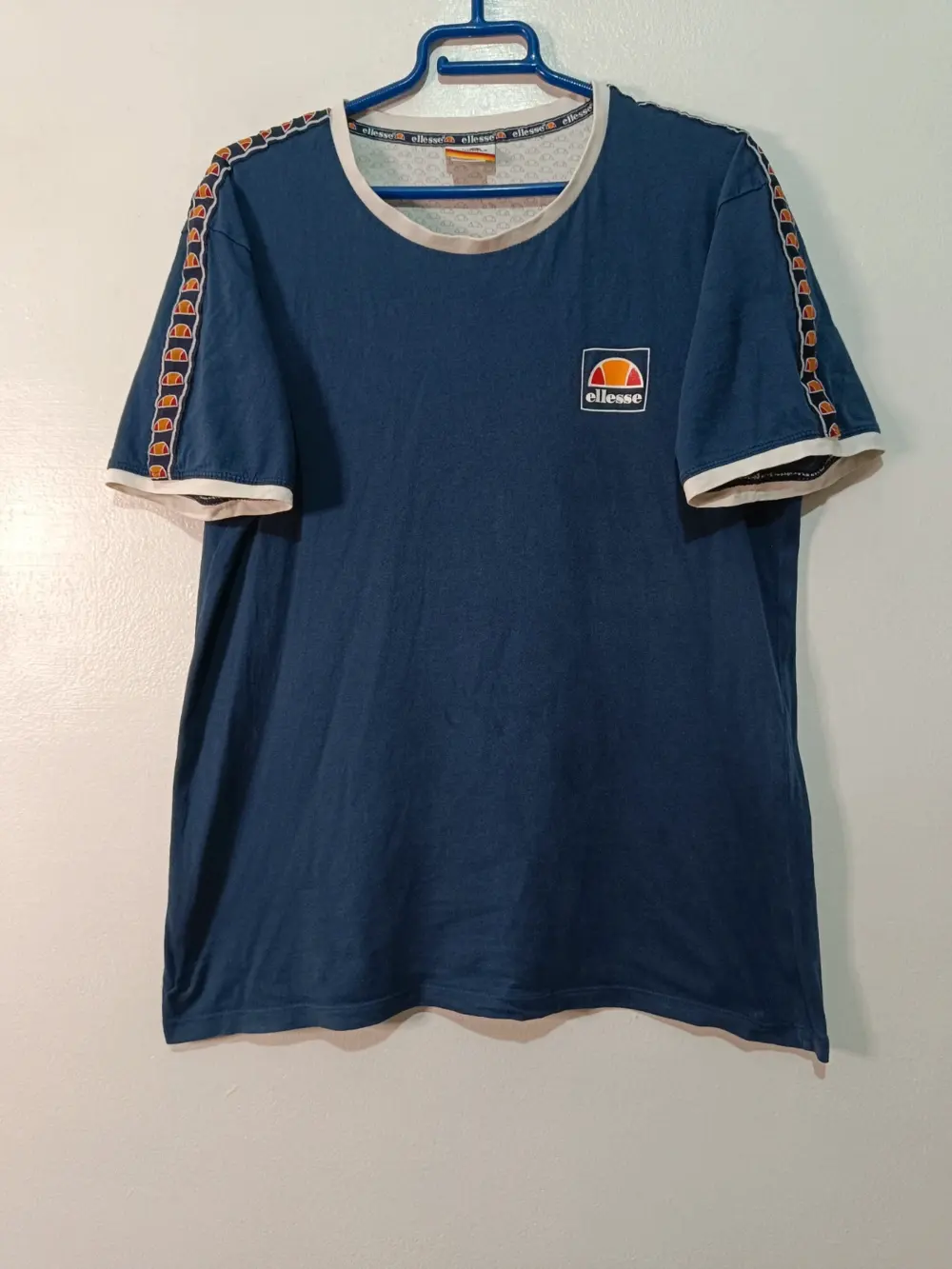 Camiseta Ellesse Heritage Azul Marino Bandas Talla XL Da para L