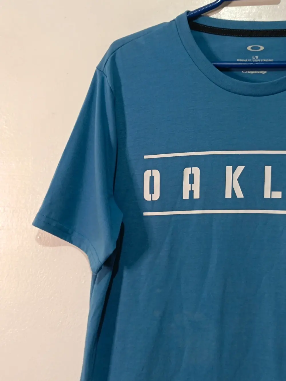 Camiseta Oakley Regular Fit Azul – Talla L (Tejido Técnico Hydrolix), foto 2