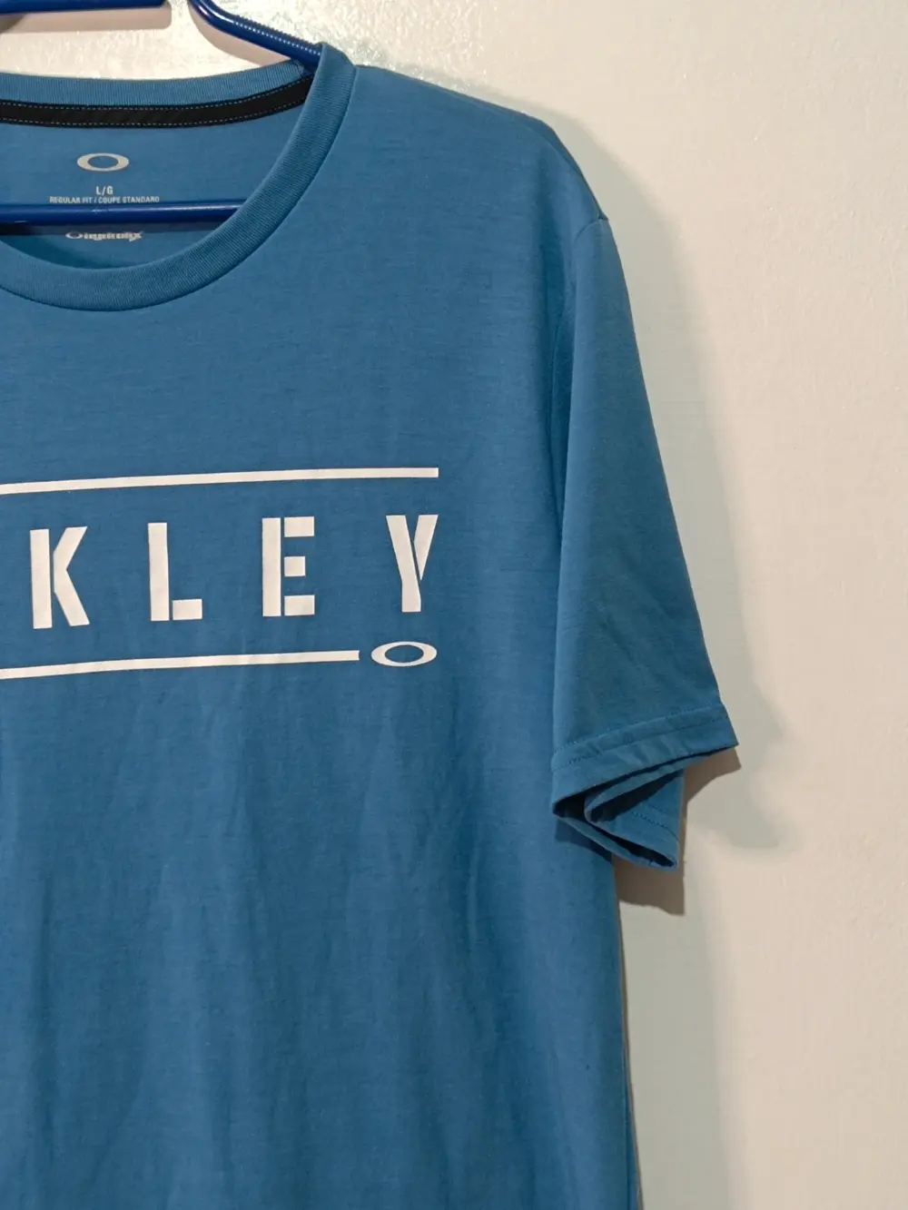 Camiseta Oakley Regular Fit Azul – Talla L (Tejido Técnico Hydrolix), foto 3