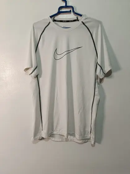 Camiseta Técnica Nike Pro Slim Fit Blanca – Talla L (Ver medidas)