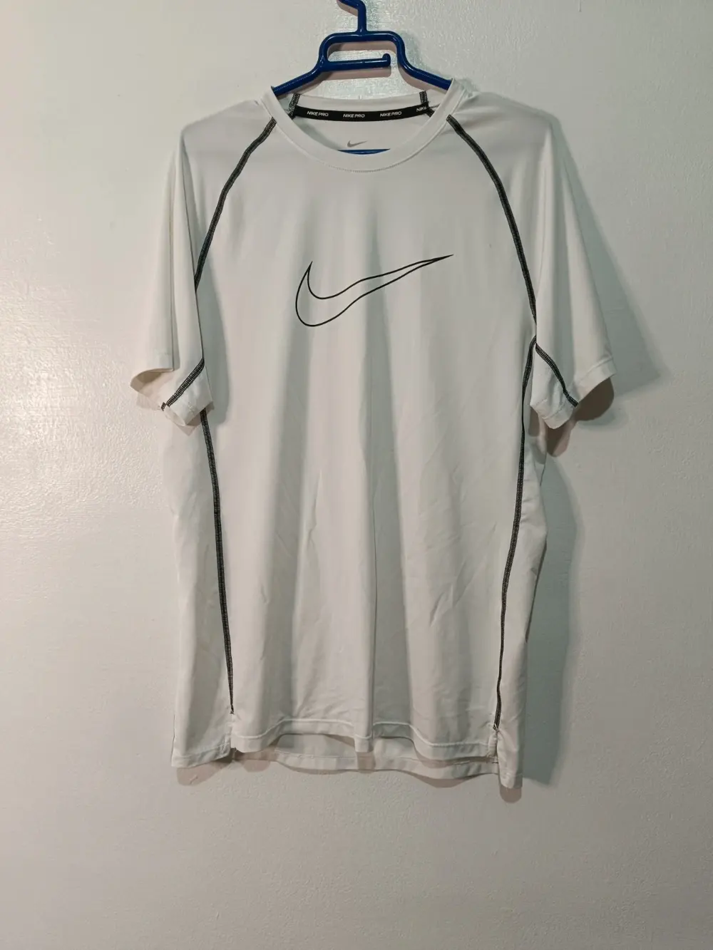 Camiseta Técnica Nike Pro Slim Fit Blanca – Talla L (Ver medidas)