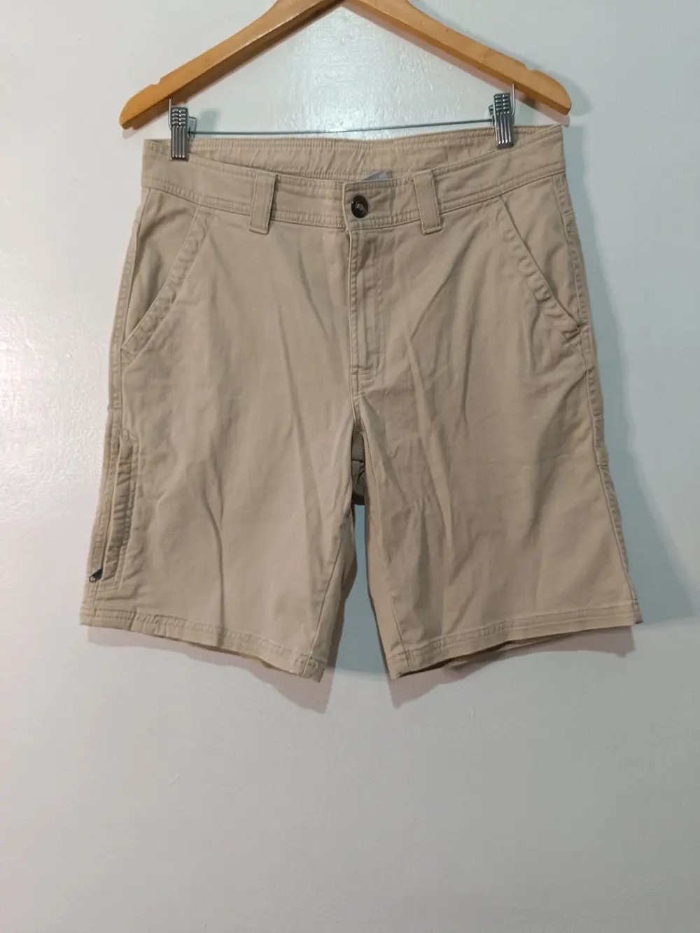 Pantalón Corto Columbia Active Fit Beige – Talla 42 (W32)