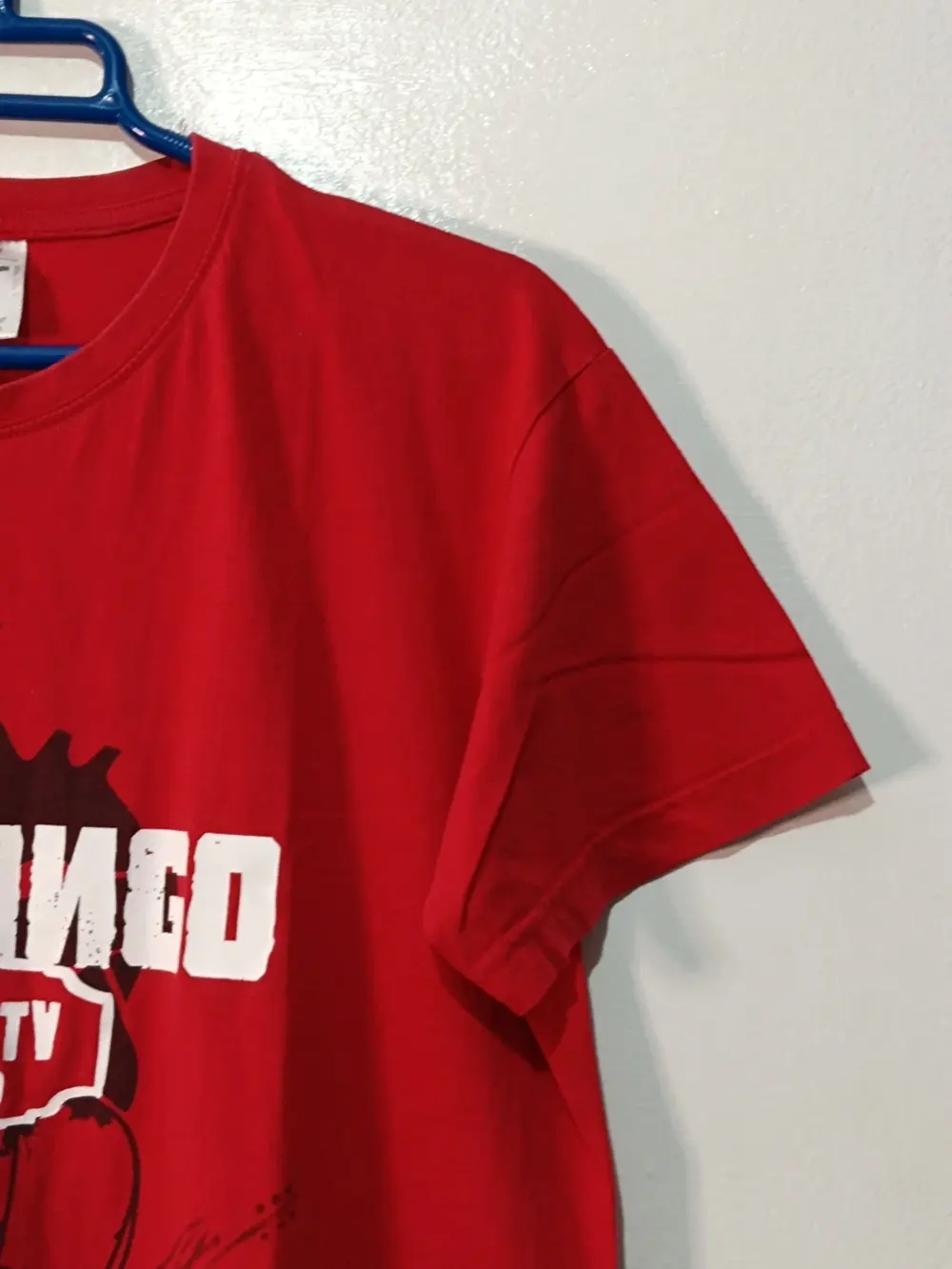 Camiseta Txarango "La Vuelta al Mundo" firmada por la banda (Hipi, Palà y más) Talla M, foto 2