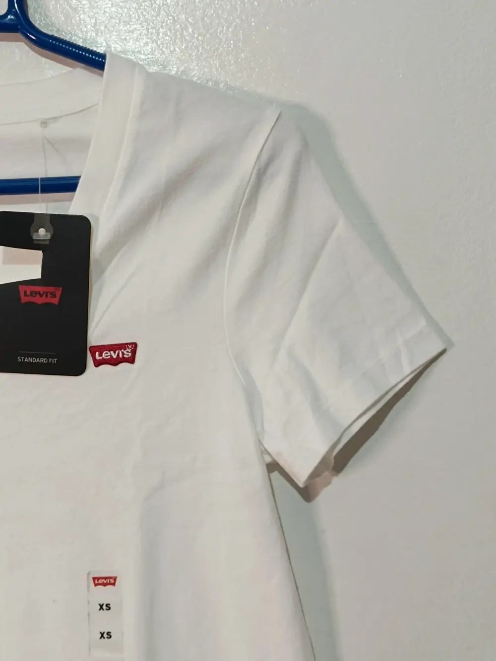 Camiseta Levi's Perfect Vneck talla XS ver medidas, foto 3