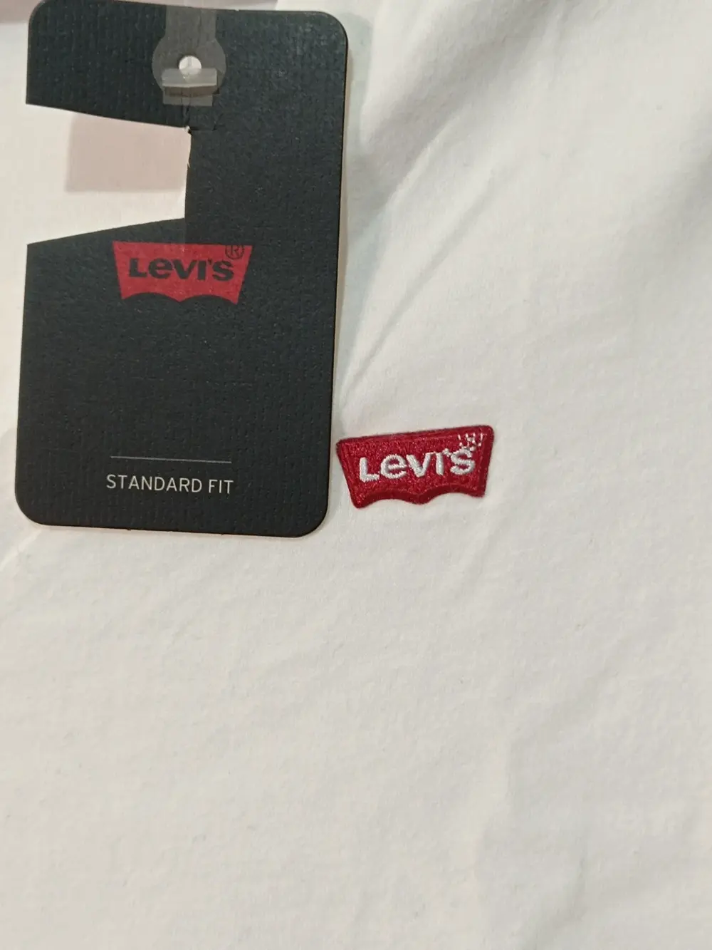 Camiseta Levi's Perfect Vneck talla XS ver medidas, foto 4