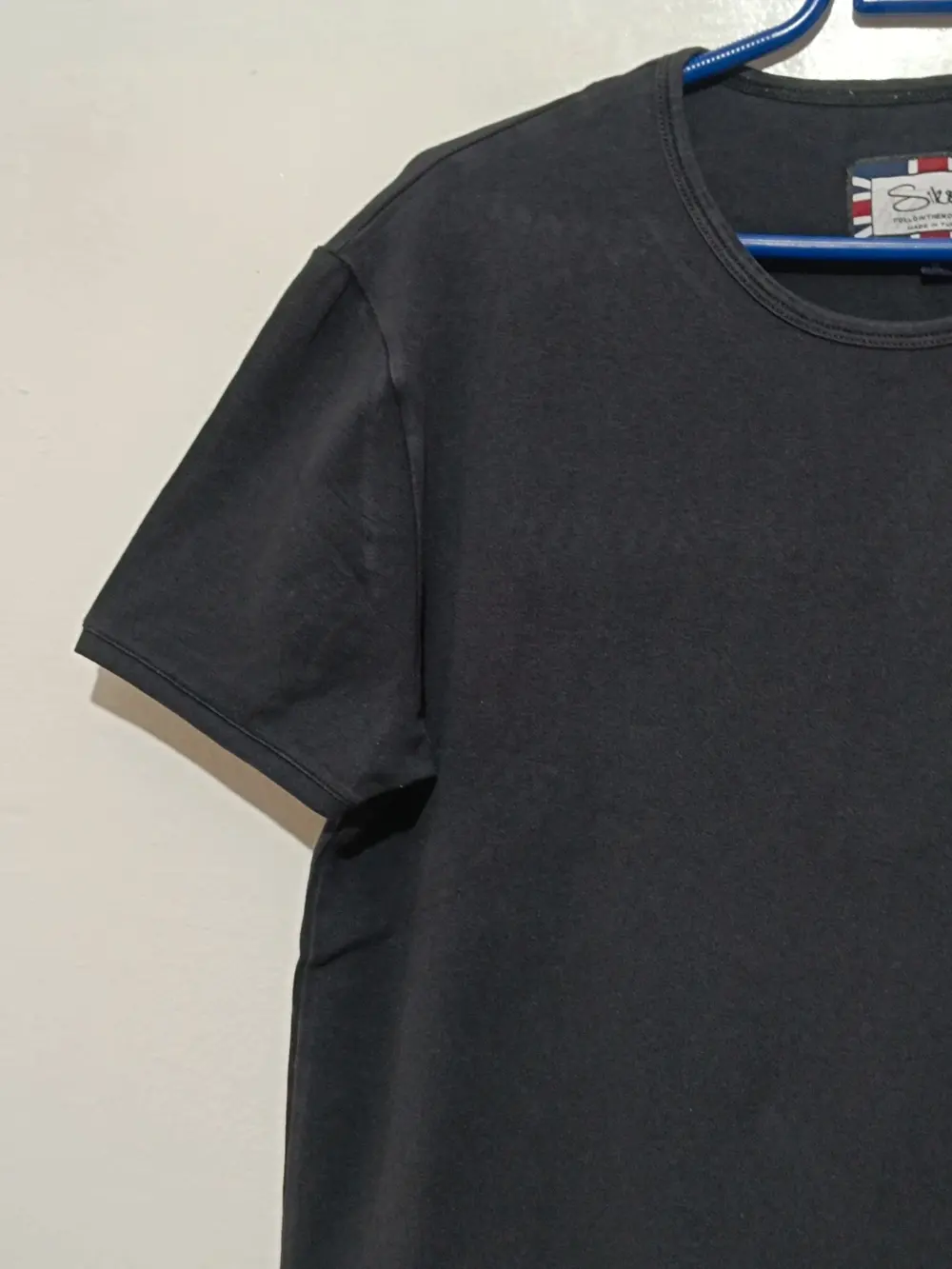 Camiseta SikSilk Negra Bajo Curvo Talla M Logo Bordado, foto 3