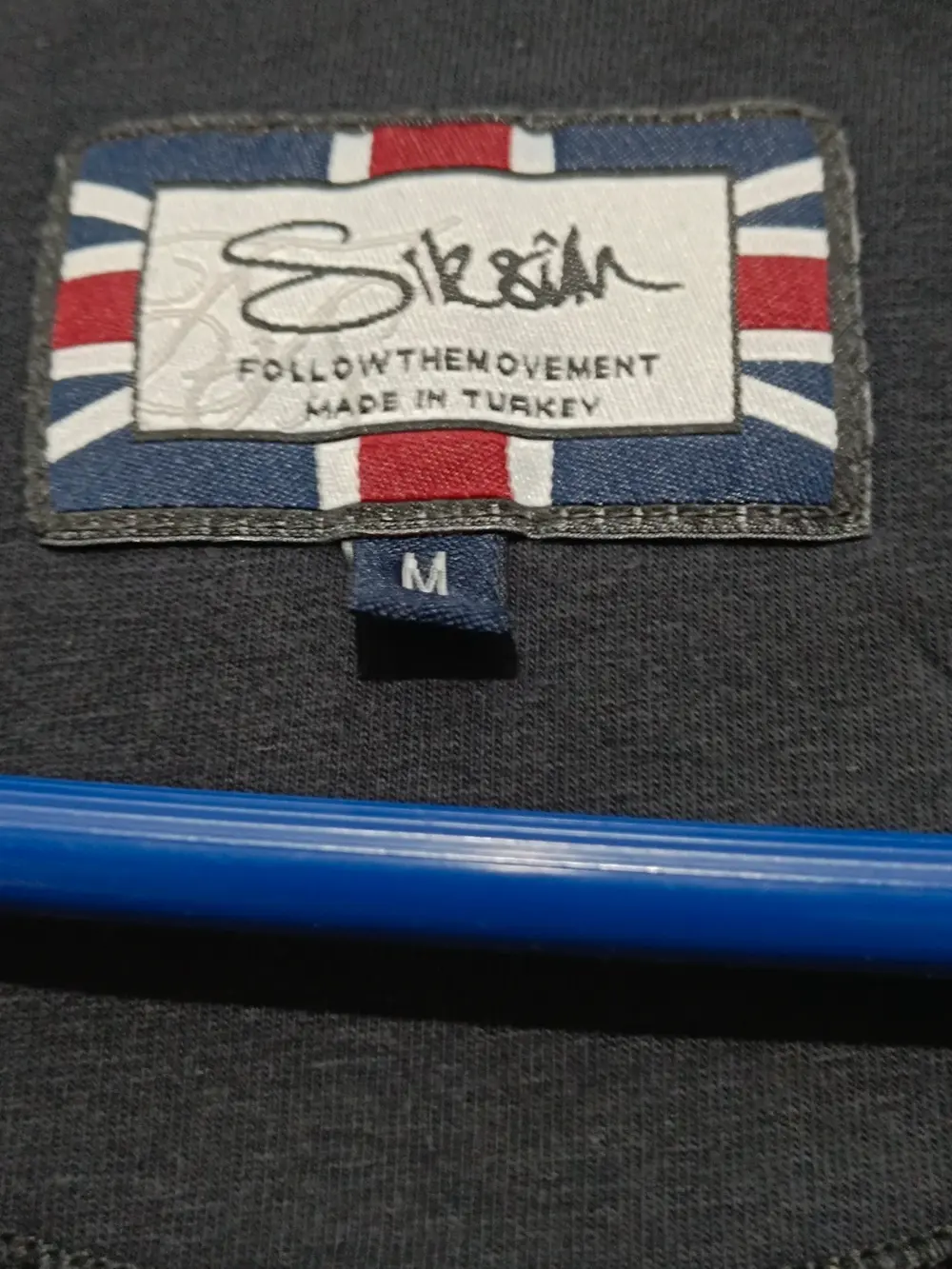 Camiseta SikSilk Negra Bajo Curvo Talla M Logo Bordado, foto 4