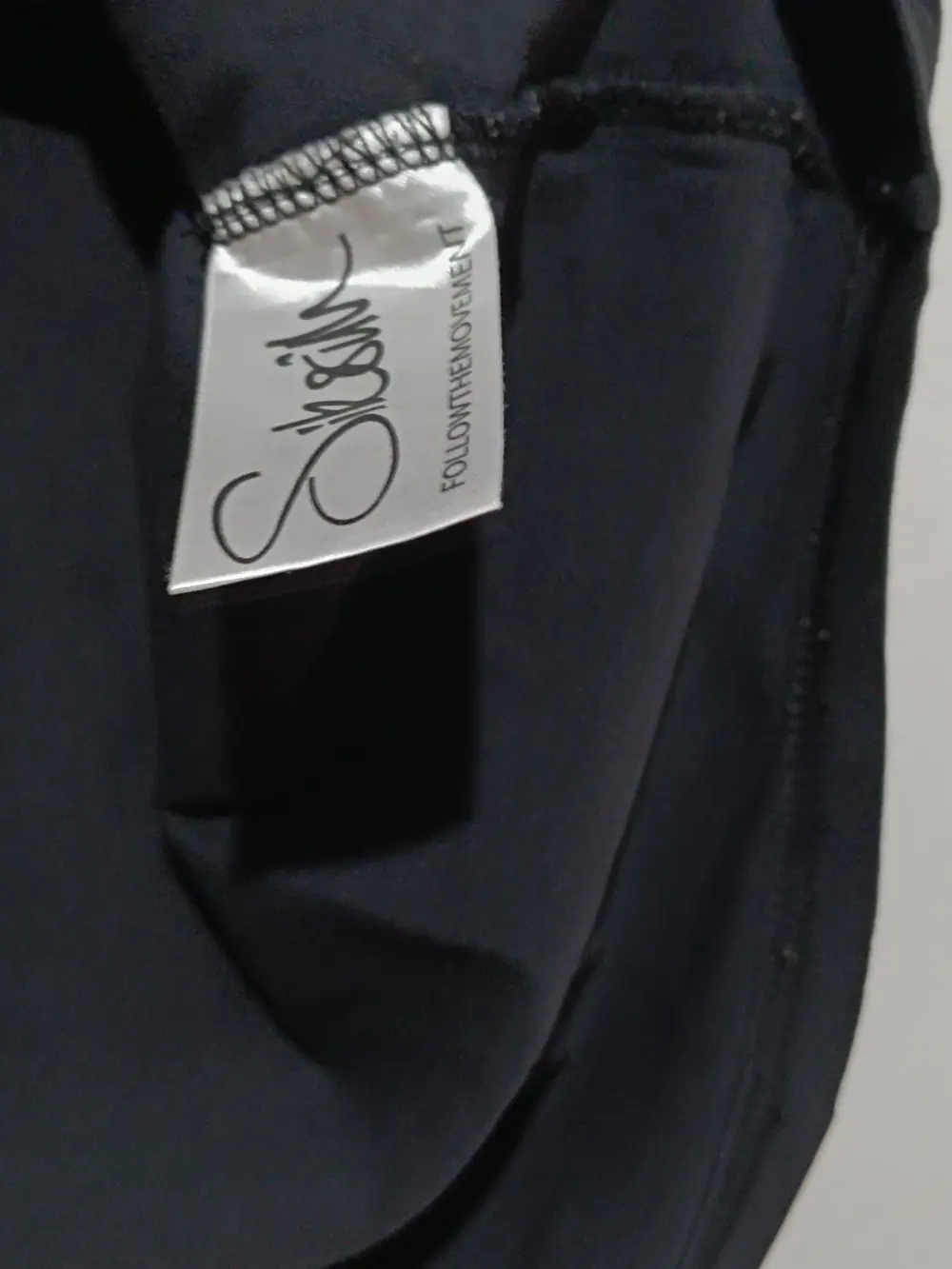 Camiseta SikSilk Negra Bajo Curvo Talla M Logo Bordado, foto 5