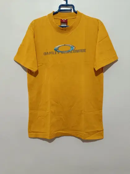 Camiseta vintage Y2K Oakley worldwide earth talla M