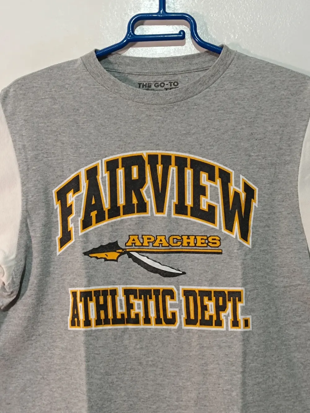 Camiseta vintage Fairview Apaches Adidas gris blanca talla M sirve para S ver medidas, foto 4
