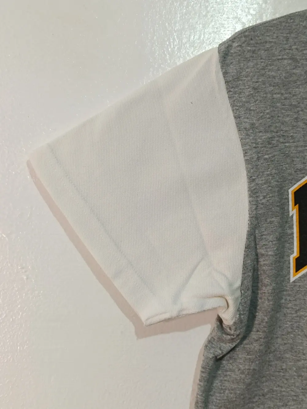 Camiseta vintage Fairview Apaches Adidas gris blanca talla M sirve para S ver medidas, foto 5