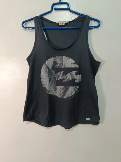 Camiseta de tirantes Billabong (Logo gráfico) talla S ver medidas