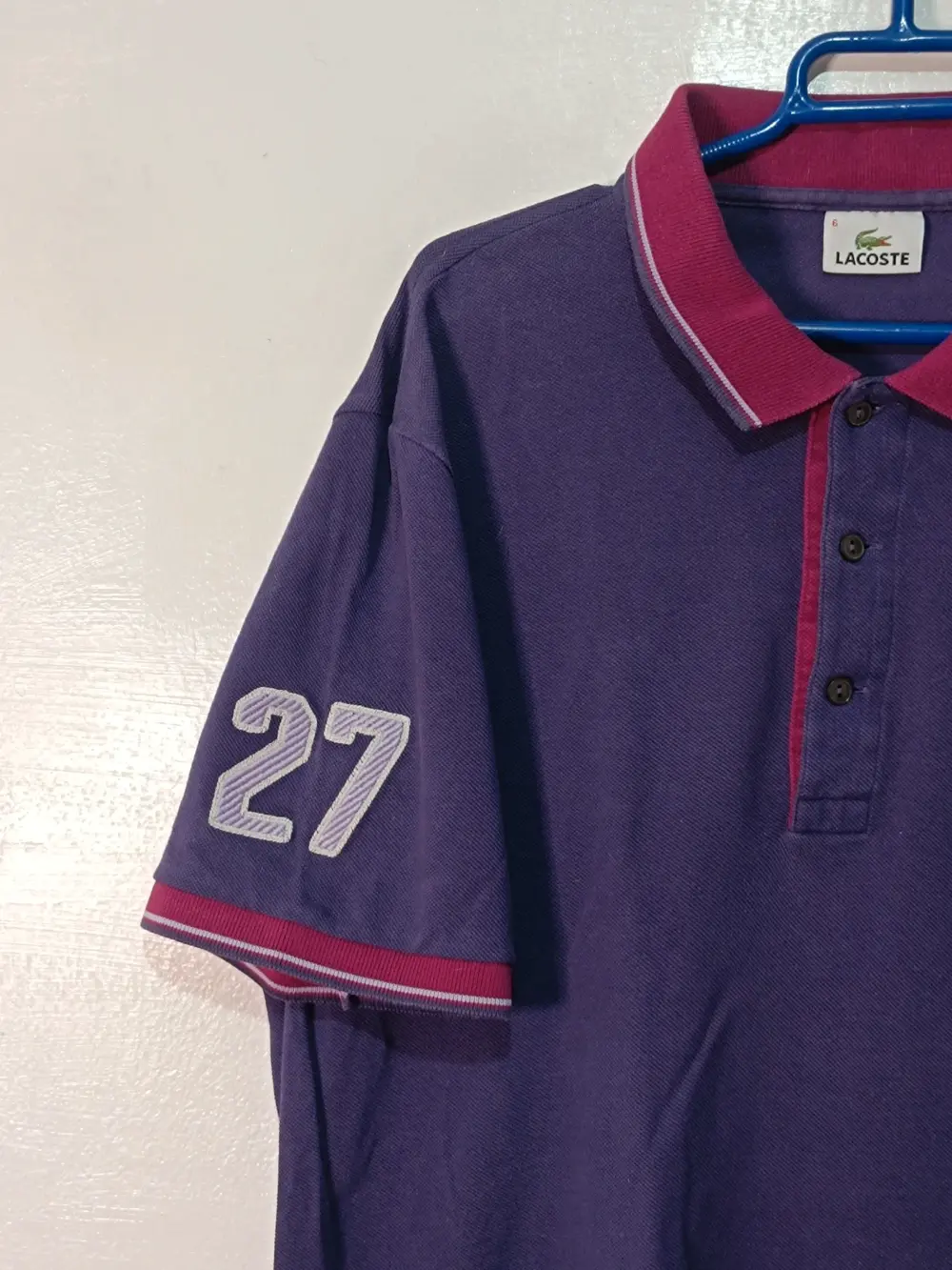 Polo Lacoste "Since 1927" Morado talla XL ver medidas, foto 3