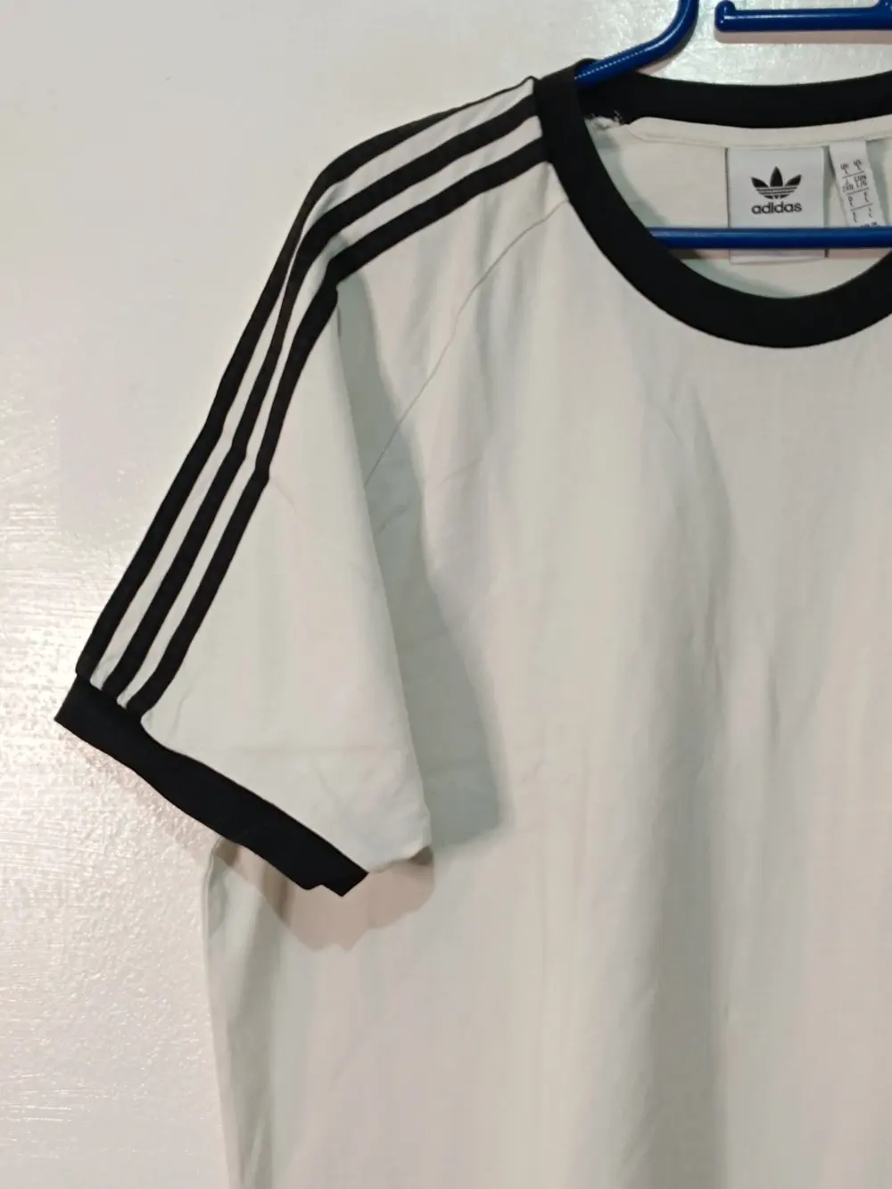 Camiseta Adidas Originals 3 Rayas - Blanca/Negra - Talla L, foto 3