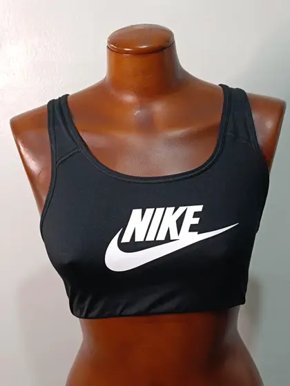 Top Deportivo Nike Dri-FIT Negro Logo Blanco Talla M