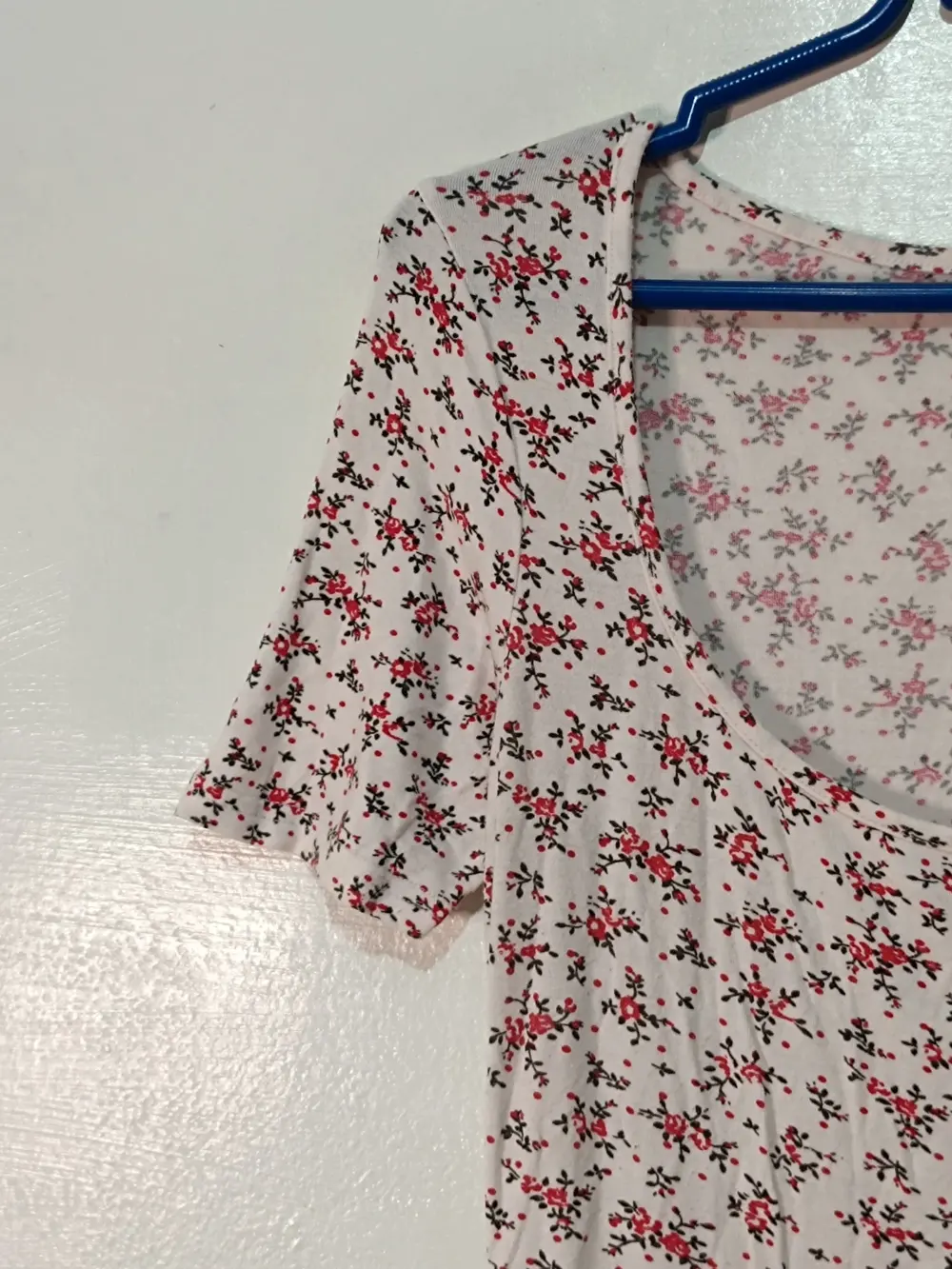 Vestido Corto PrettyLittleThing Flores Talla S EU 36 Escote Redondo, foto 5