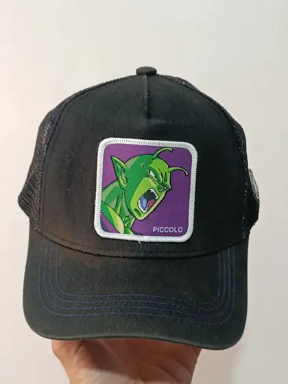 Gorra Capslab Dragon Ball Z Piccolo Trucker Negra talla única ajustable adulto unisex