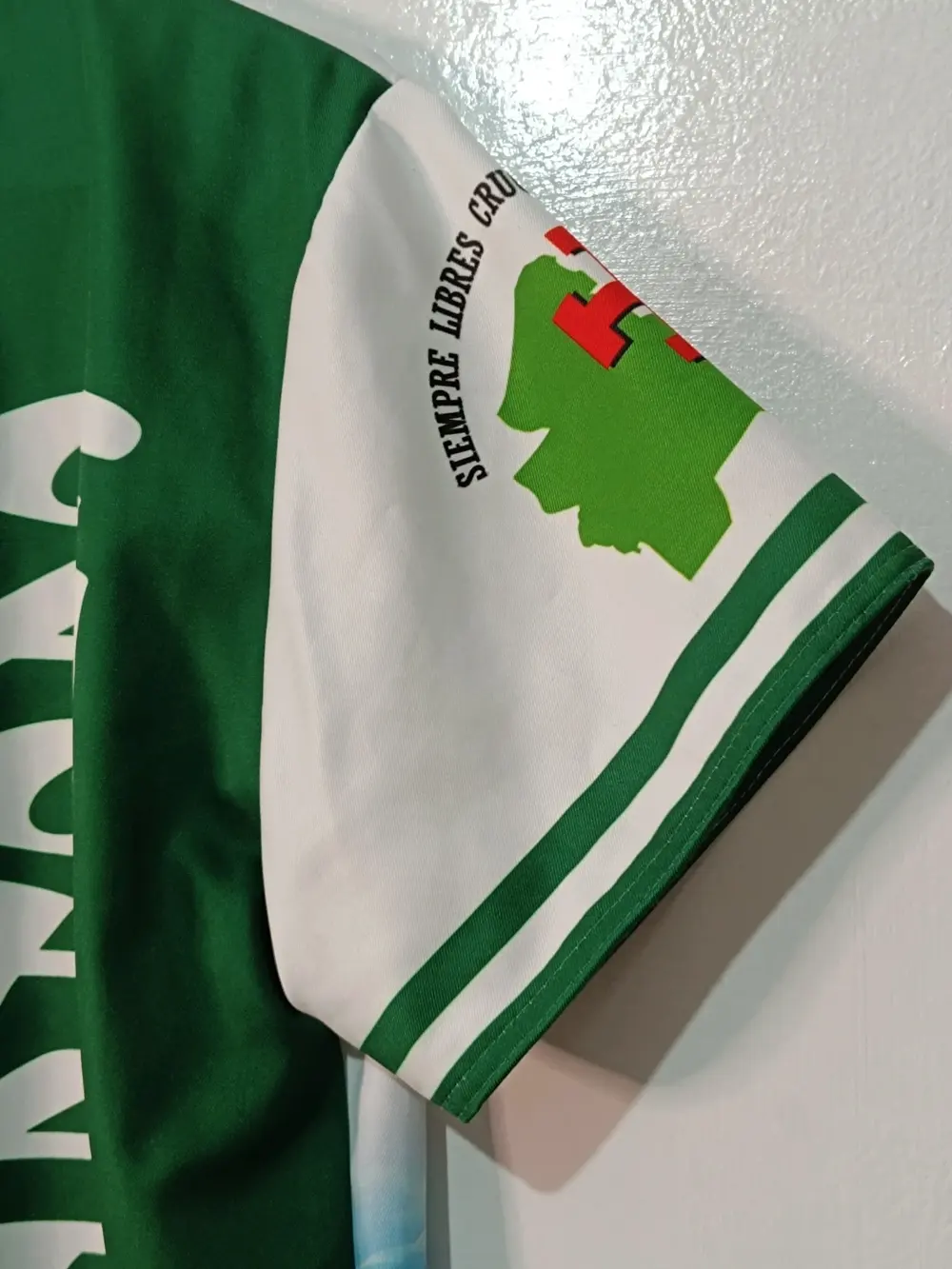 Camisa Comparsa Cachafaces 2025 - Carnaval Santa Cruz talla M ver medidas, foto 5